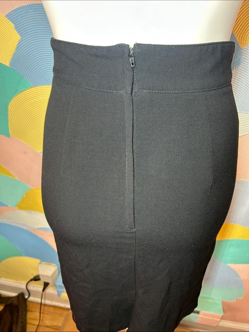 Wrapper Classic Black Ruffle Pencil Skirt - Women sz 3